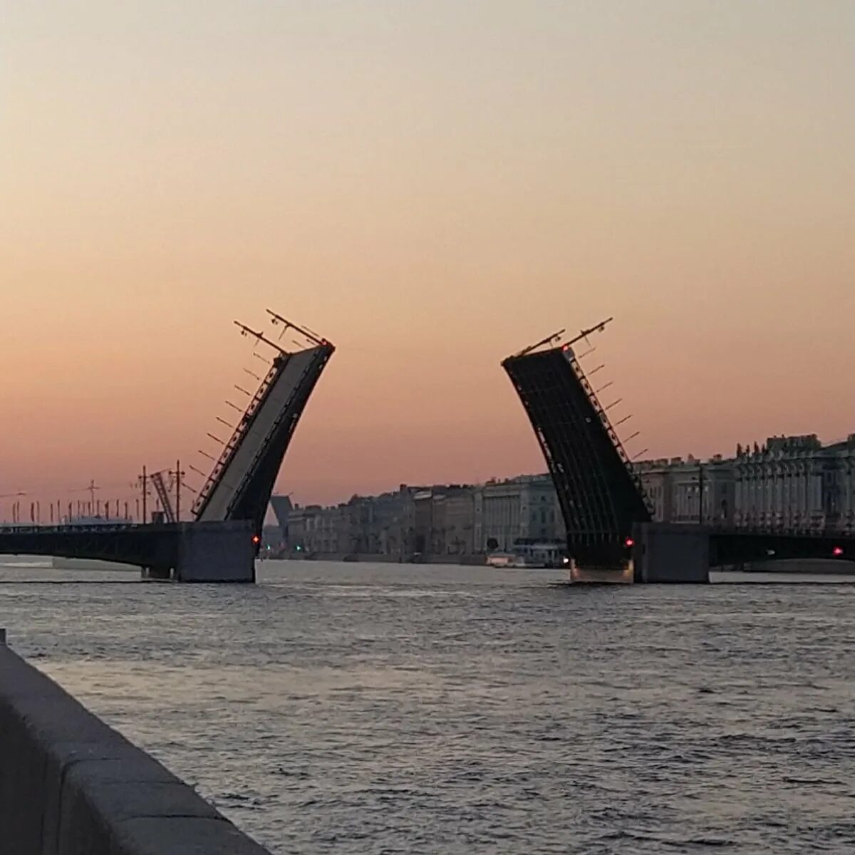Сколько длится ночь в питере