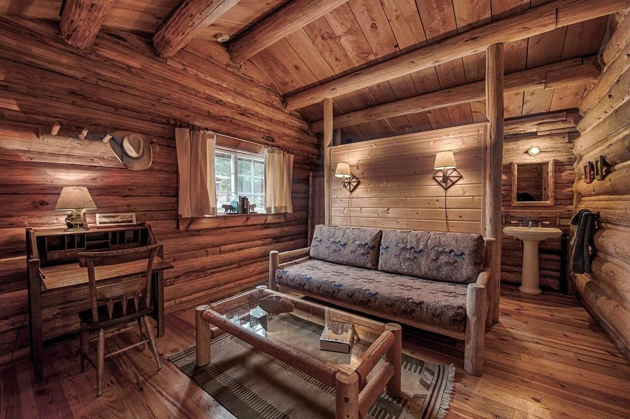 Отделка сруба внутри. Дом оцб интерьер. Интерьедеревянного дома. Старые бревна внутри дома. Старые бревна внутри дома.