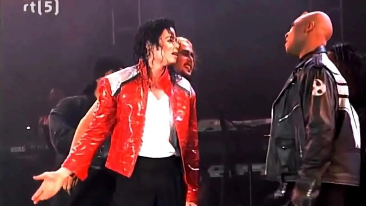 Песня beat it. Michael Jackson Beat it 1997 Munich. Beat it Live 1997.