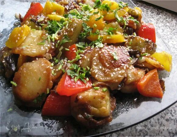 Баклажаны с мясом по-китайски. Баклажаны в кисло-сладком соусе. Печень куриная жареная. Рецепт мясо с баклажаном по китайски. Баклажаны по тайски.