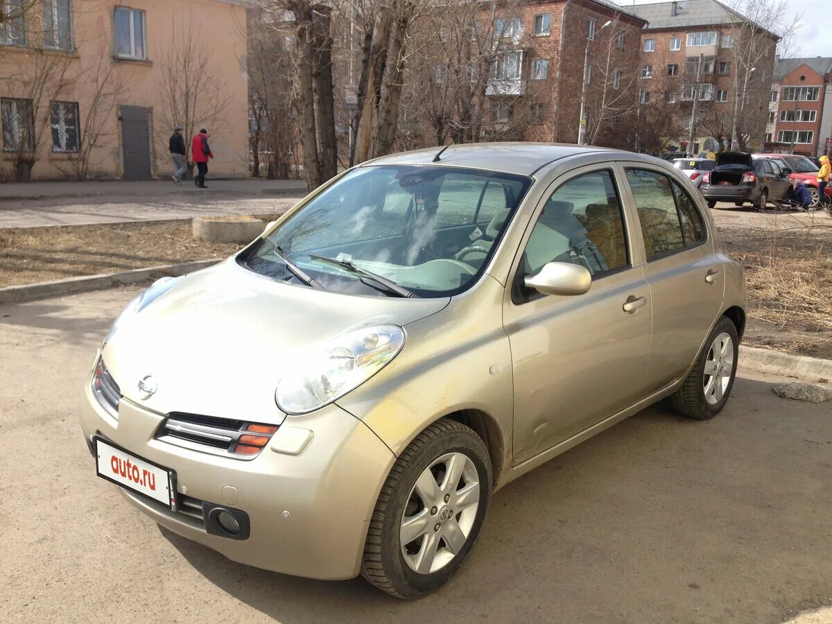 Купить ниссан бу тула. Ниссан Микра золотой. Ниссан микро а 33. Nissan Micra золотистая. Ниссан Микра золотистая.