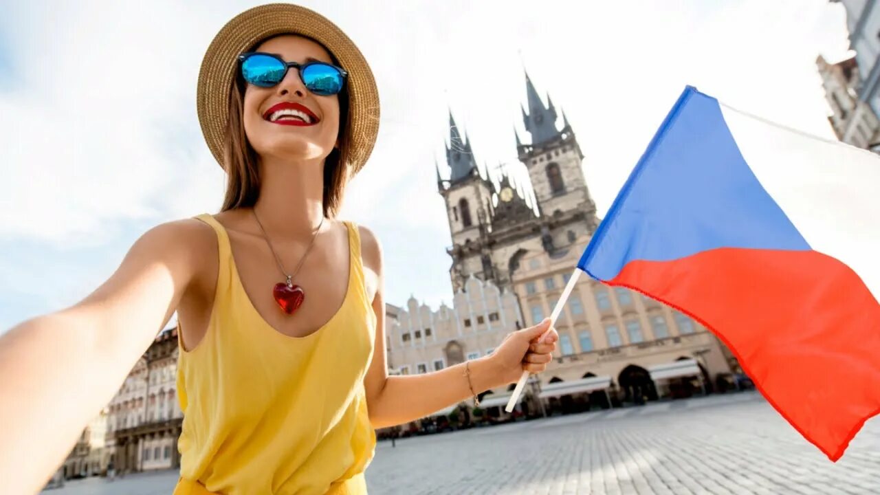 Чехия девушки. Чехия люди. Чехия флаг девушка. Девушка с флагом.