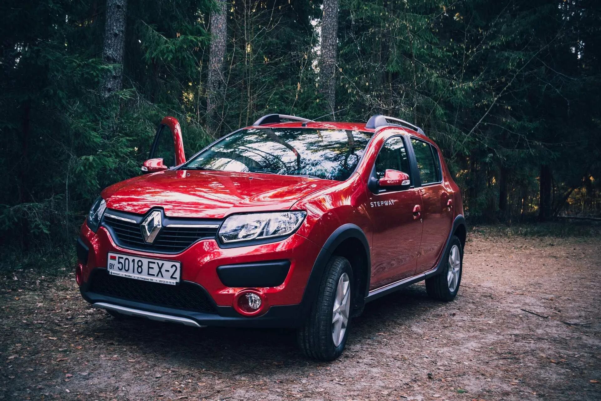 Sandero stepway 2019. Рено Логан степвей 2019. Рено Сандеро степвей 2021 красный. Рено Сандеро степвей 2019. Рено Сандеро степвей красный.