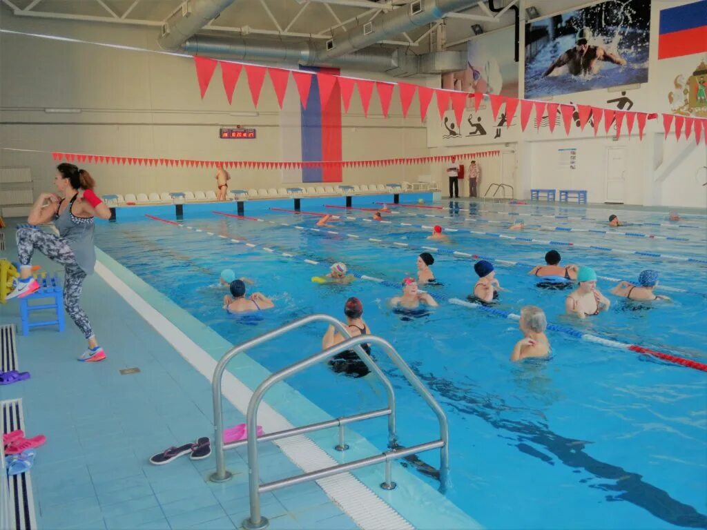 Бассейн дельфин занятия. Бассейн дельфин волгоград. Старый оскол елена жаглина аквааэробика бассейн дельфин. Бассейн дельфин чита. Бассейн дельфин занятия.