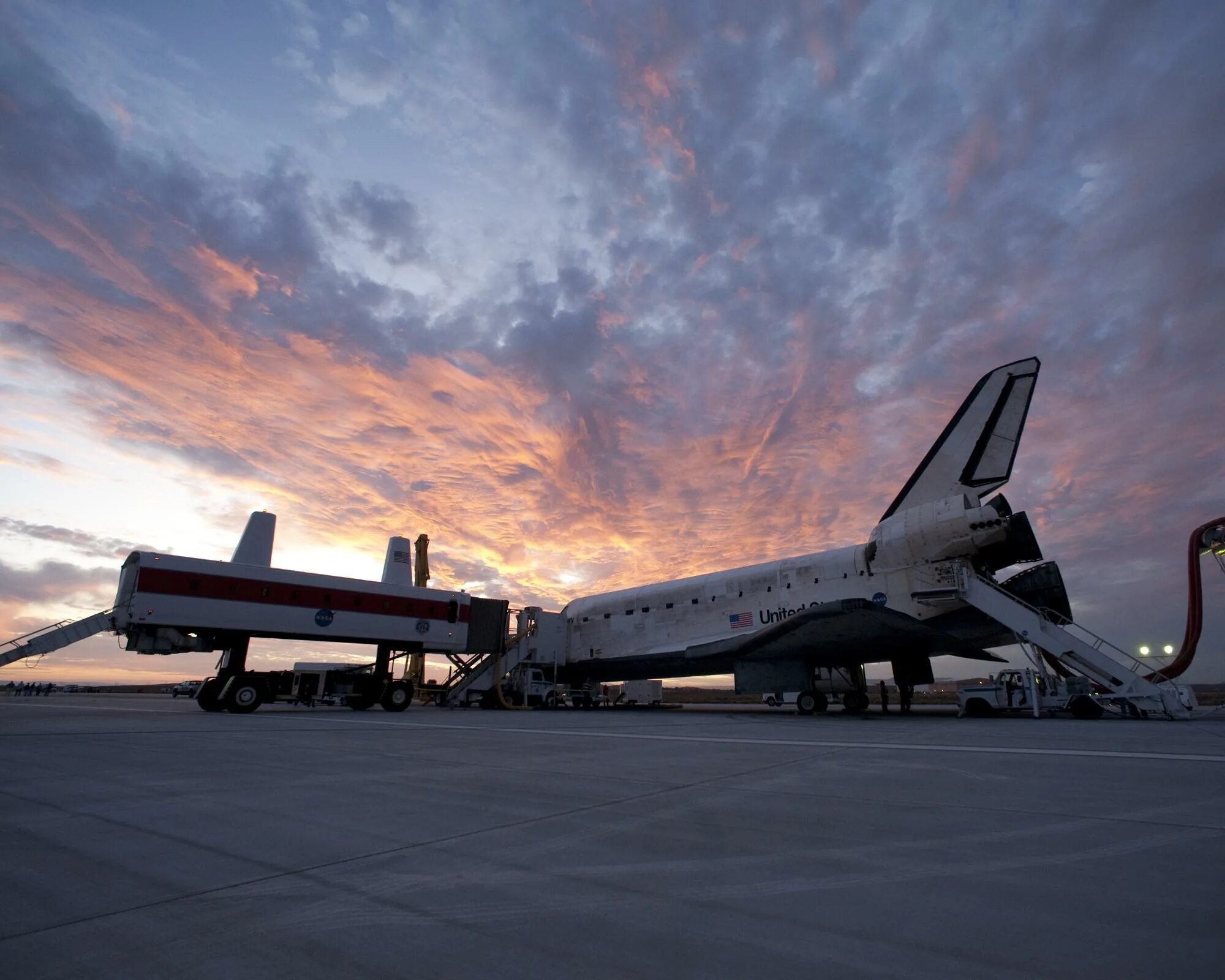 Продающий landing page. Споттинг в шереметьево. Landing 7. Дискавери sts-131. Landing 7.