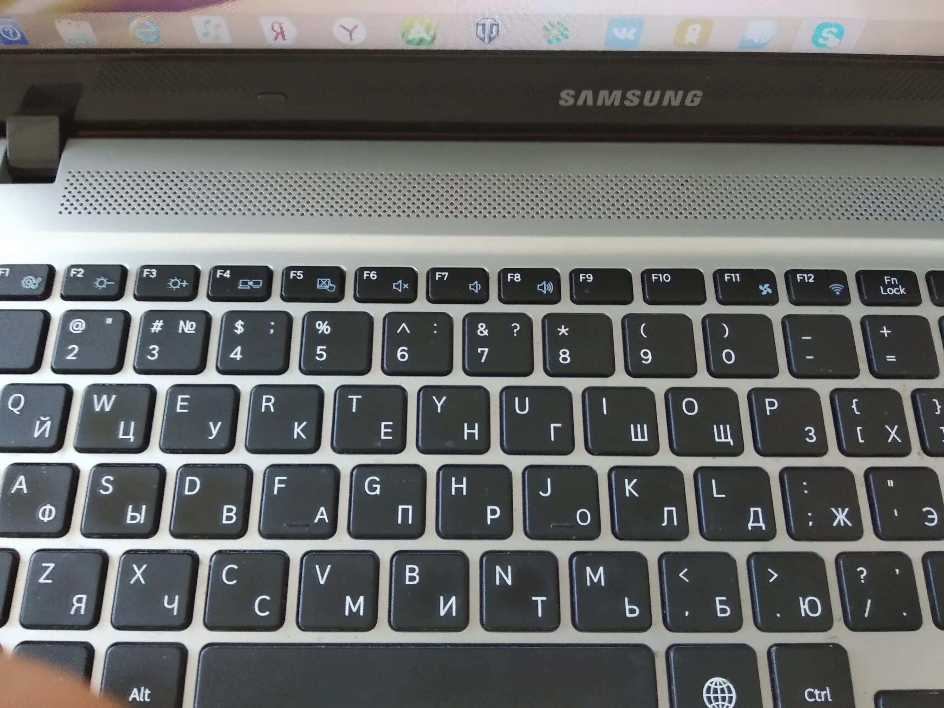 Клавиатура с подсветкой ноутбуки lenovo b590. Кнопка подсветки клавиатуры на ноутбуке hp. Как включить подсветку на ноутбуке aspire. Как включить подсветку на ноутбуке aspire. Ноутбук леново с подсветкой клавиатуры.