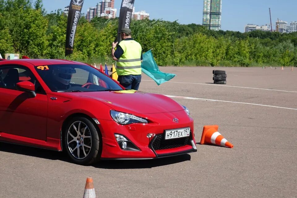 3 минуты на автомобиле. Тойота gt86 mishanya. Toyota gt86 Мишани огородника. Лазерный хром gt86. Машина Мишани.