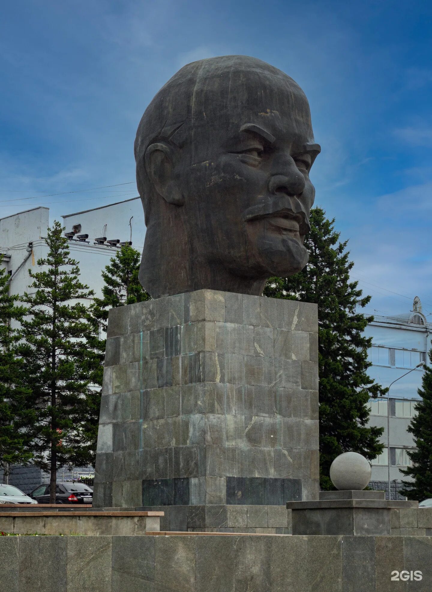 Ленин в улан. Памятник Ленину (Улан-Удэ). Голова Ленина в Улан-Удэ. Статуя Ленина в Улан-Удэ. Улан Удэ Ленин.