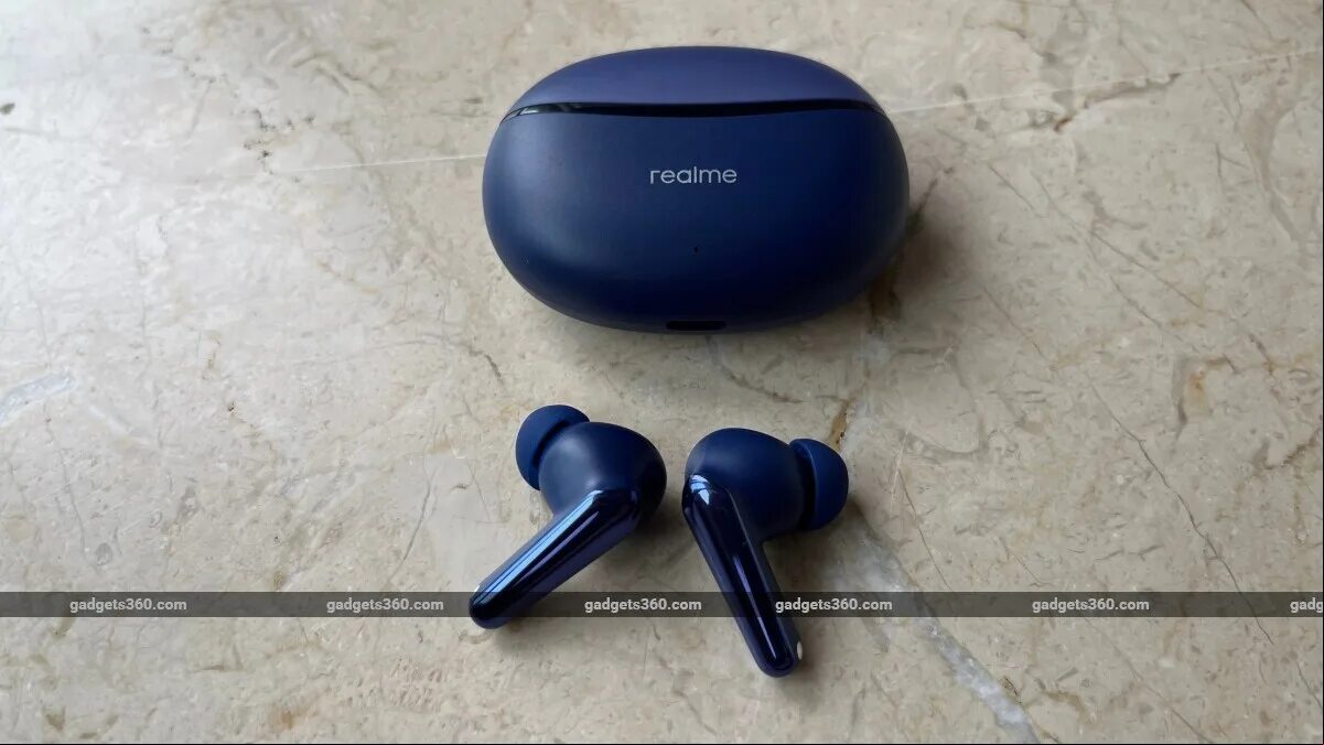 Buds 2 pro white. Наушники realme buds air. Наушники realme 3 pro. Наушники realme buds air 3. Беспроводные наушники realme buds air 3s.