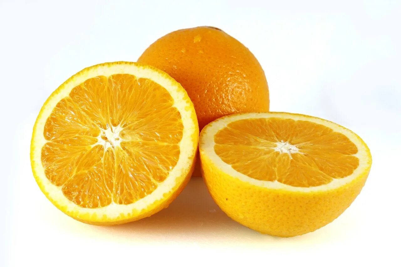 Апельсин википедия. Апельсин. Апельсин на белом фоне. Цитрусовые фрукты. Апельсин картинка.