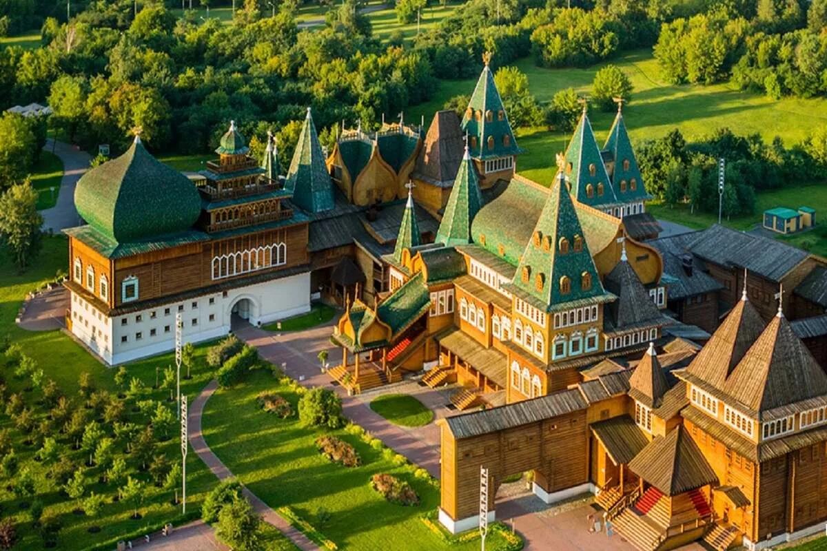 Дворец царя москва. Коломенское, деревянный дворец царя алексея михайловича. Дворец царя алексея михайловича в музее-заповеднике коломенское. Деревянный дворец царя алексея михайловича в коломенском. Дворец царя москва.