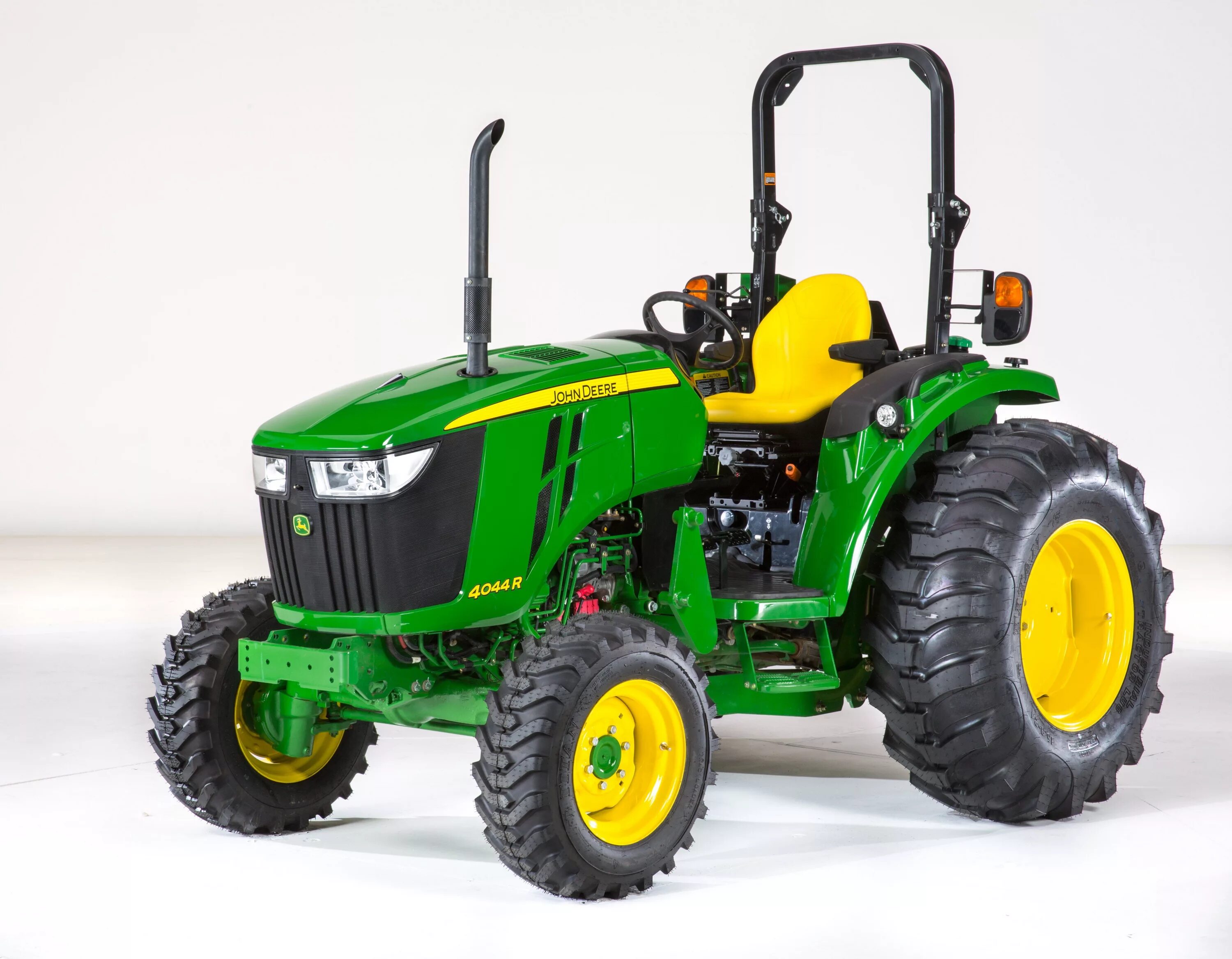 Трактора мини город. John Deere 4052r. Трактор Джон Дир 4. John Deere тракторы 3050b. Джон Дир трактор маленький.