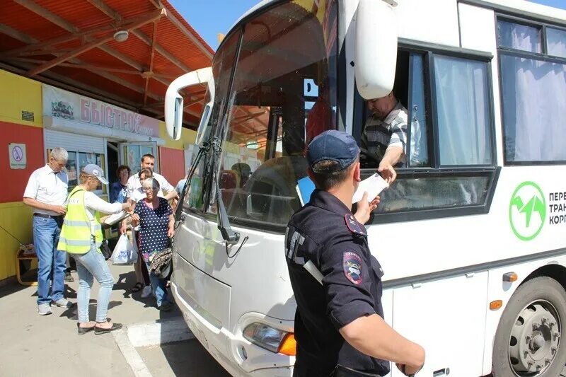 Автобусы южноуральск увелка. Автобус Южноуральск Увельский. Автовокзал Южноуральск. Акция общественный транспорт. Архив Южноуральск автовокзал.