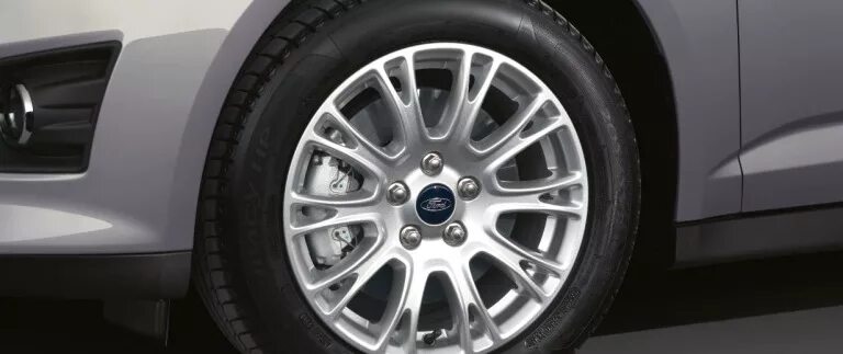 205/55 r16 focus 3. Форд фокус 3 колеса 16. Радиус резины форд фокус 3. 205/60 *16 ford focus. 205 55 r16 форд фокус 2.
