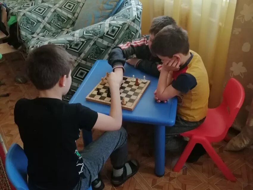 Ясногорск забайкальский край школа фото. 4 ребенка чита. Детский дом в чите. Дети детского дома в чите делали пиццу. Имеет четверых малолетних детей.