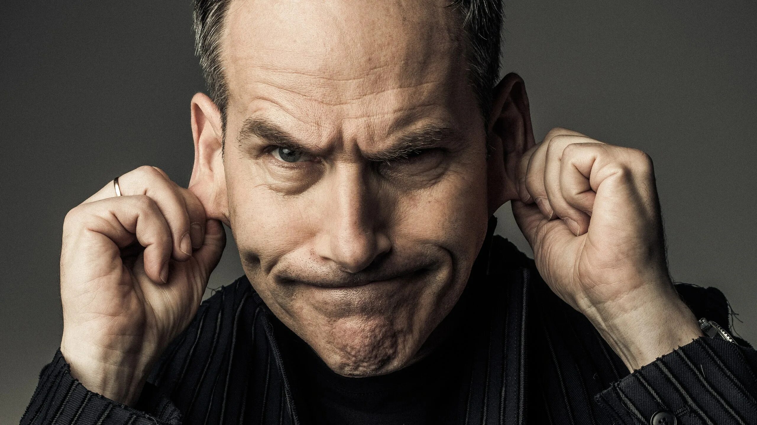 Сергей шац. Портреты howard schatz. Шатц. Шатц. Комик шац.