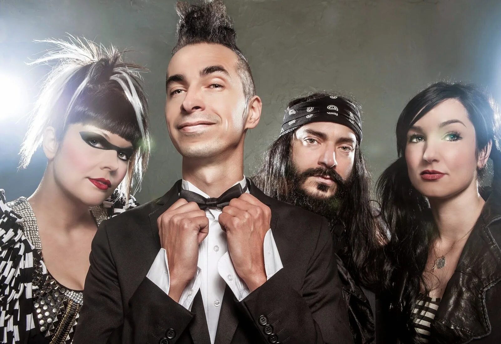 Mindless self includes. Группа mindless self indulgence. группа mindless self indulgence в 2025. участники группы mindless self indulgence. mindless self indulgence 2025.