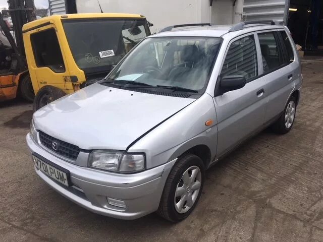 Мазда демио 1997 мотор. Mazda demio 1997. Мазда демио 1997 зеленая. Мазда демио 1. Мазда демио 1997.