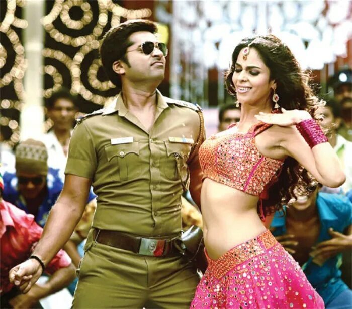 Pritam pyare item song rowdy rathore. Неха каккар клипы. Шалини капур. Venkatesh в молодости. Мумайт кхан hot.