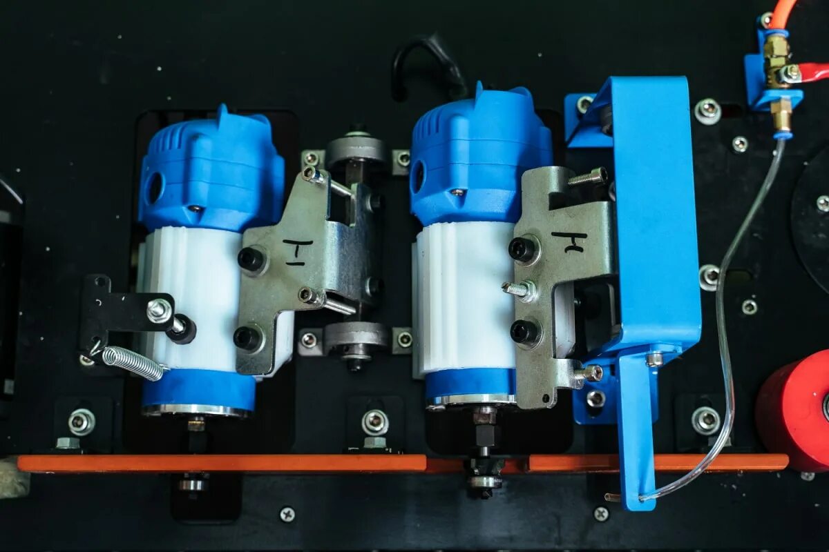 Machinery отзывы. Кромкооблицовочный станок дельта. Dm120. Хит машинери москва. Хит машинери москва.