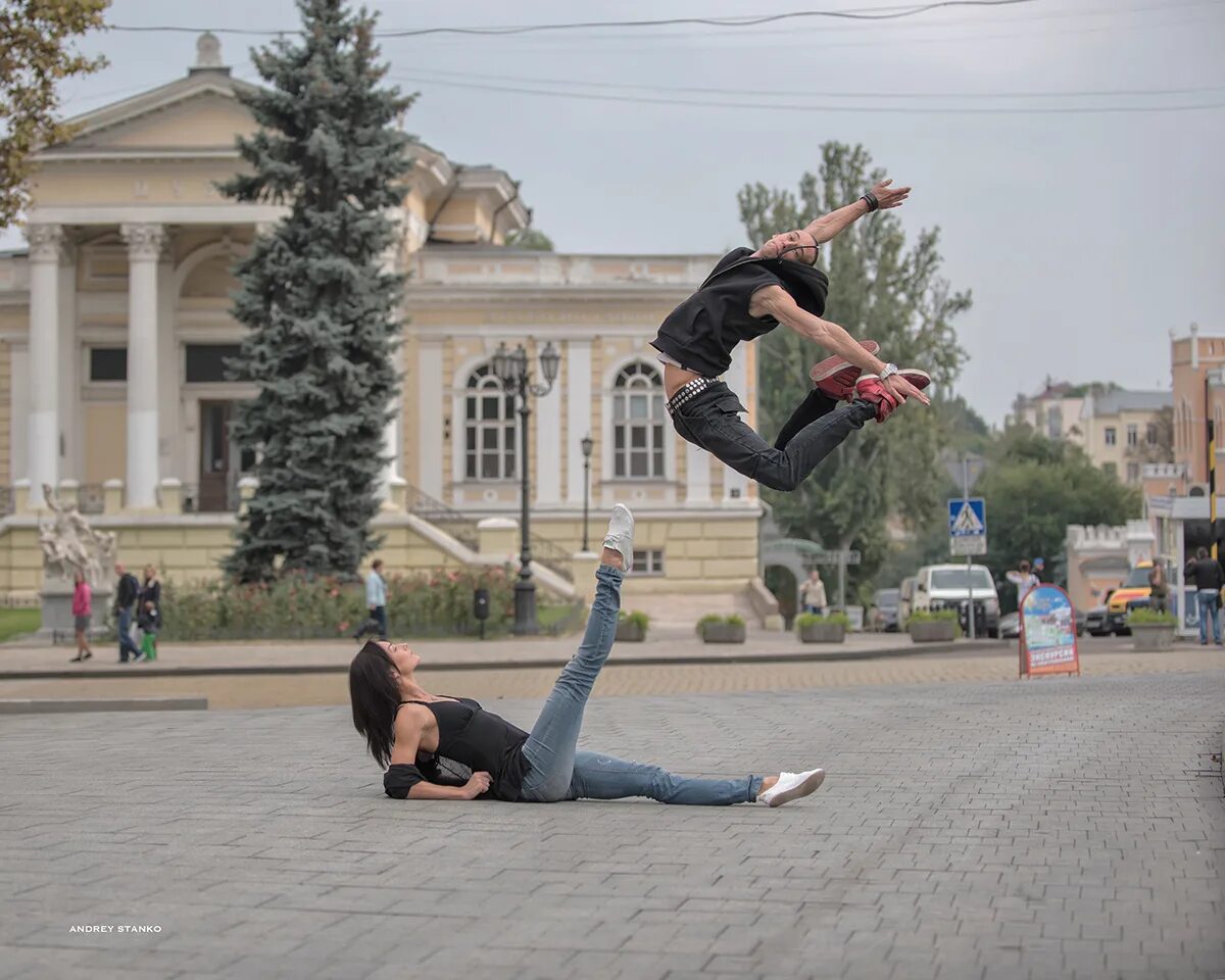 Население города одесса. Одесса данс. Данс Одесса лучшее. Фото игры танцоры на Украине. Танец Одесса как называется.