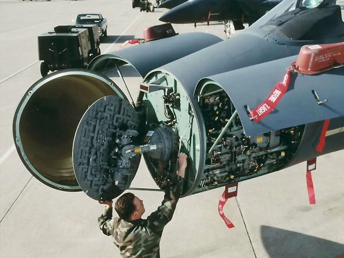 Военное ревю 14.03 2024. РЛС APG-63. An/APG-63(V). Радар an/APG-82. F-15 Radar.