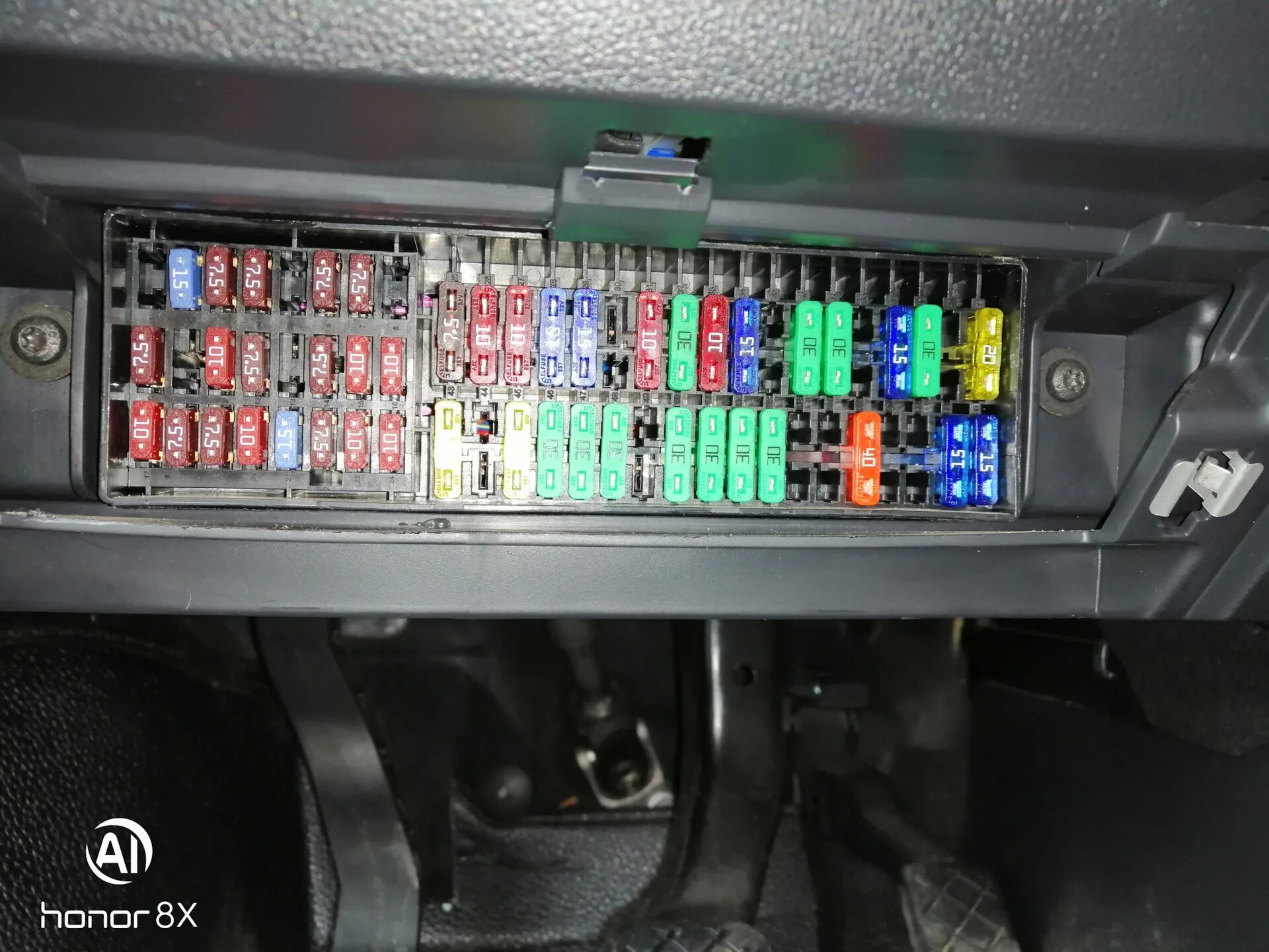 Блок предохранителей volkswagen polo седан 2013. Polo 6r 6c fuse box. Предохранители фольксваген поло седан 2016. Блок предохранителей фольксваген поло седан 2016. Предохранители фольксваген поло седан 2017.
