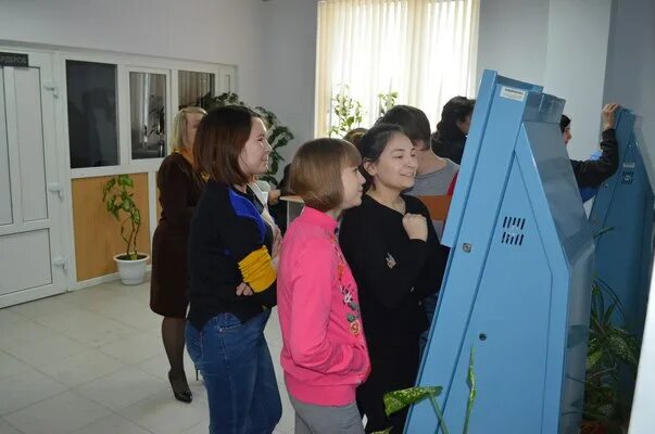 Экскурсия тобольск центр занятости. Центр занятости тобольск. Центр занятости тобольск 10 мкр. Центр занятости тобольск 10 мкр. Биржа труда тобольск.