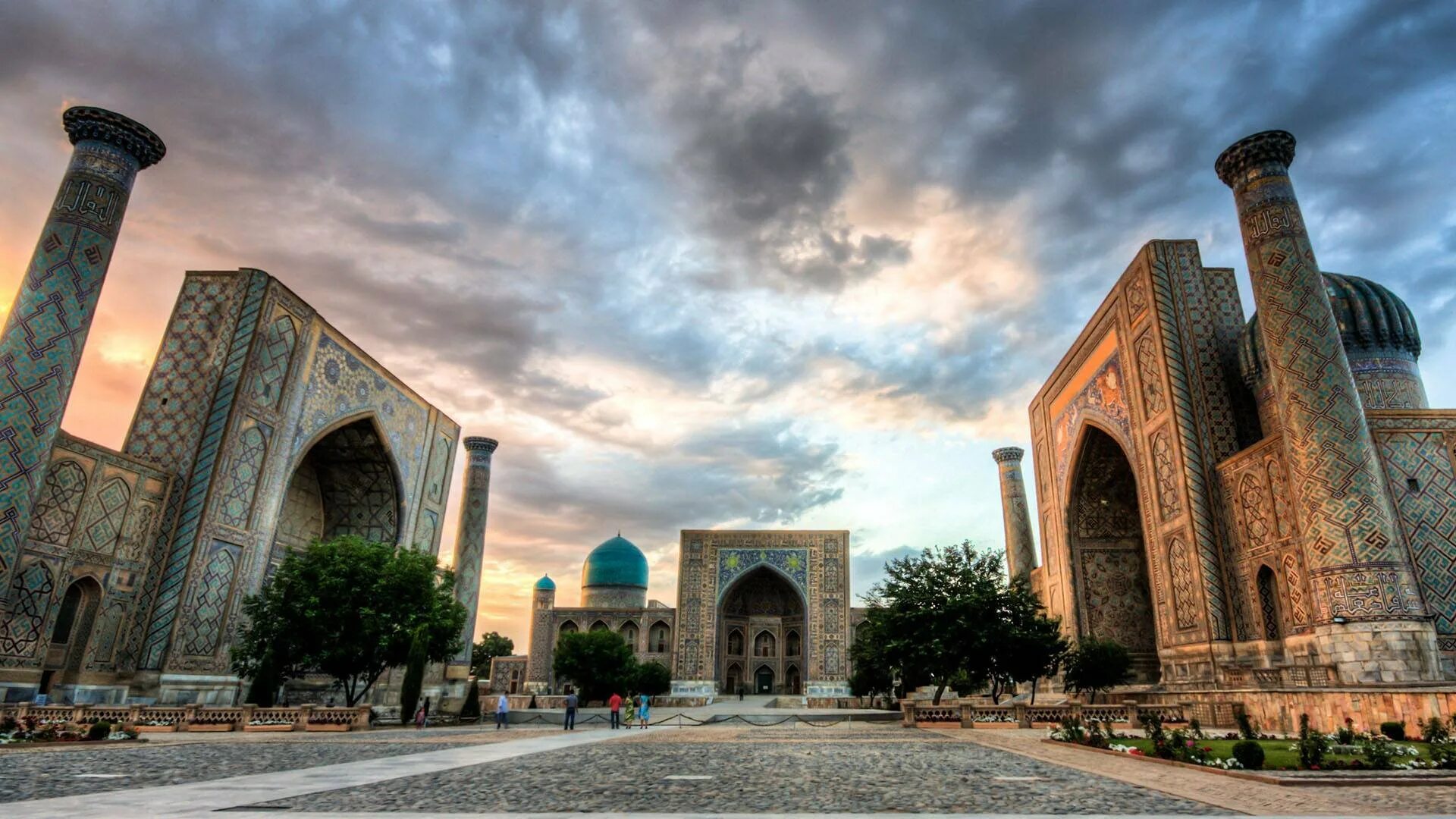 Узбекистан регистан самарканд вектор. Регистан самарканд узбекистан. Узбекистан-площадь регистан в самарканде. Самарканд ворота мечеть. Скачай самарканд на телефоне.