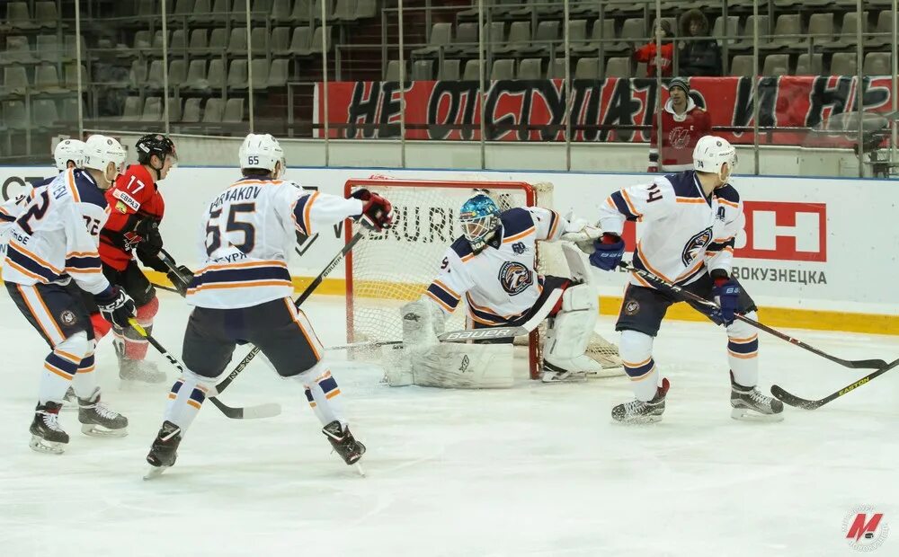 Новокузнецк южный урал. Обои кубок лады по хоккею. Спортсмены южного урала. Новокузнецк южный урал. Южный урал-металлург фото торос.