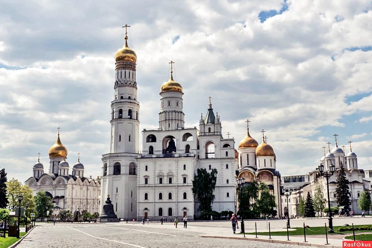 архангельский собор и колокольня ивана великого. церковь колокольня ивана великого. ансамбль колокольни иван великий московского кремля. ивановская площадь кремля в москве. колокольня ивана великого в москве.