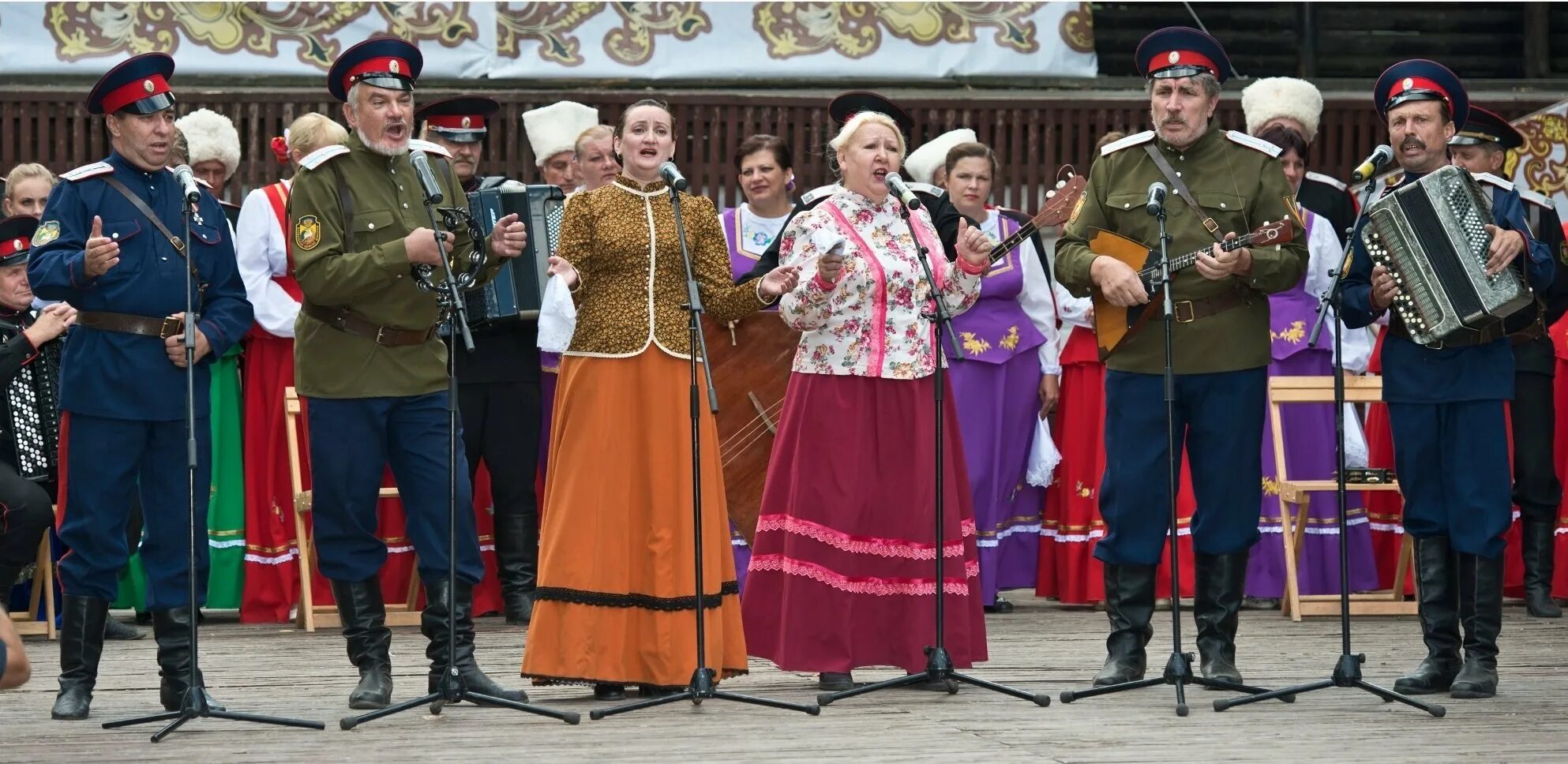 Пение казаков. Казачий ансамбль вольница. Кубанская Казачья вольница ансамбль. Казачий хор вольница,Волгоград. Ансамбль Казачья вольница Саргатский район.