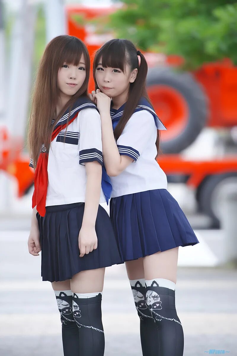 две старшеклассницы. японские девочки групповое. Schoolgirl threesome. японские ученицы. Kimmie mackenzie.