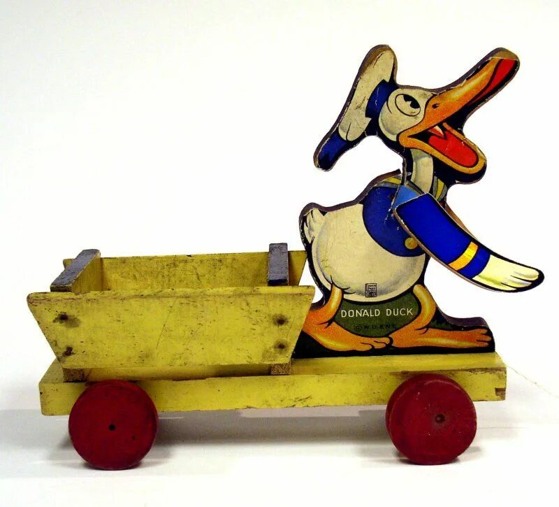 Деревянная игрушка лошадка старинные. Игрушка антикварная собака. Олд игрушки. Олд игрушки. Старые игрушки 2014.