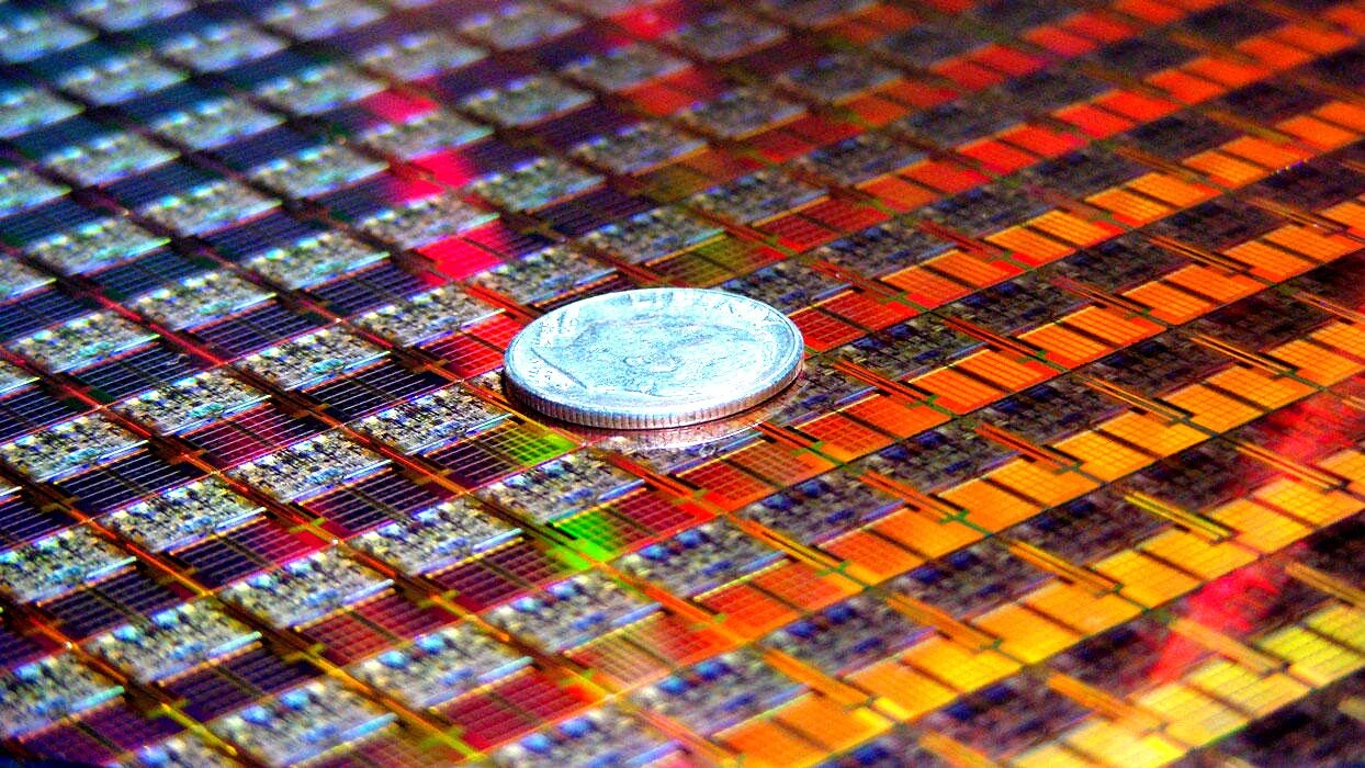 Микропроцессор tsmc. Микропроцессор 1993. Транзистор микропроцессора. Intel i486 dx2 скальпирование. Процессор интел под микроскопом.