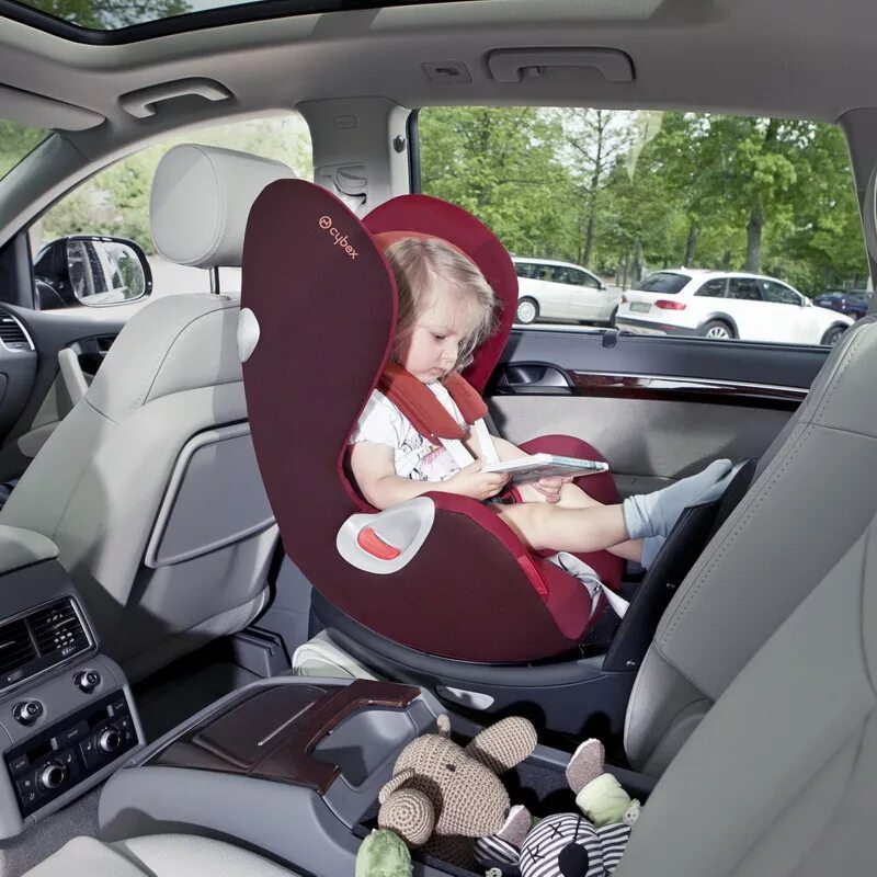 Против хода. Автокресло группа 0/1 (до 18 кг) Cybex Sirona q i-Size. Безопасное место для автокресла в машине. Самое безопасное место для автокресла. Самое безопасное детское сиденье.