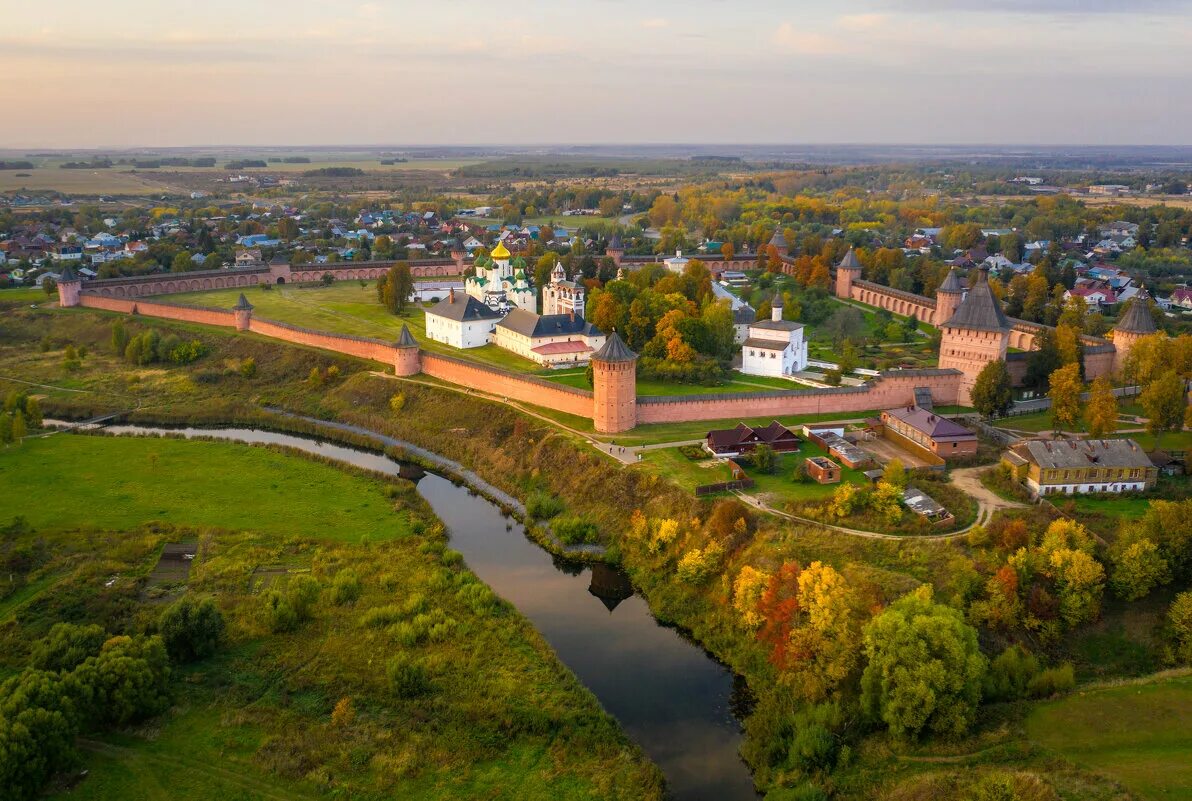 Спасо-евфимиев монастырь суздаль осень. Суздальский кремль. Покровский монастырь суздаль. Суздаль панорама. Можно ли приехать в суздаль.