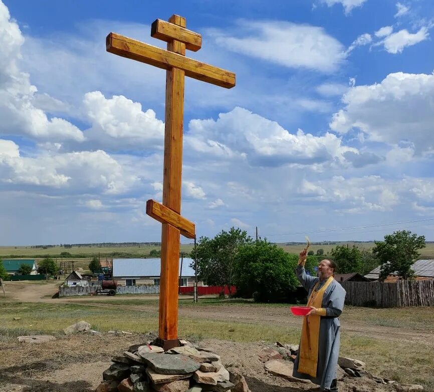 Поклонный крест пятогорского богородицкого женского монастыря. Поклонный крест кабардинка. Солнечногорск церкви поклонный крест. Юхновский казанский монастырь поклонный крест. Поклонный крест железный астрахань.