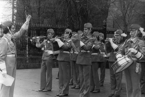Дворец пионеров возобновил в мае 1942 года