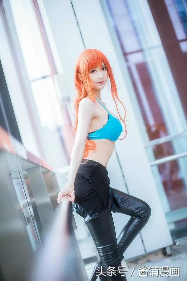 Nami cosplay. Нами Ван Пис косплей. Красивый косплей на нами. Косплей на нами одежда. Нами Ван Пис косплей профессиональный.