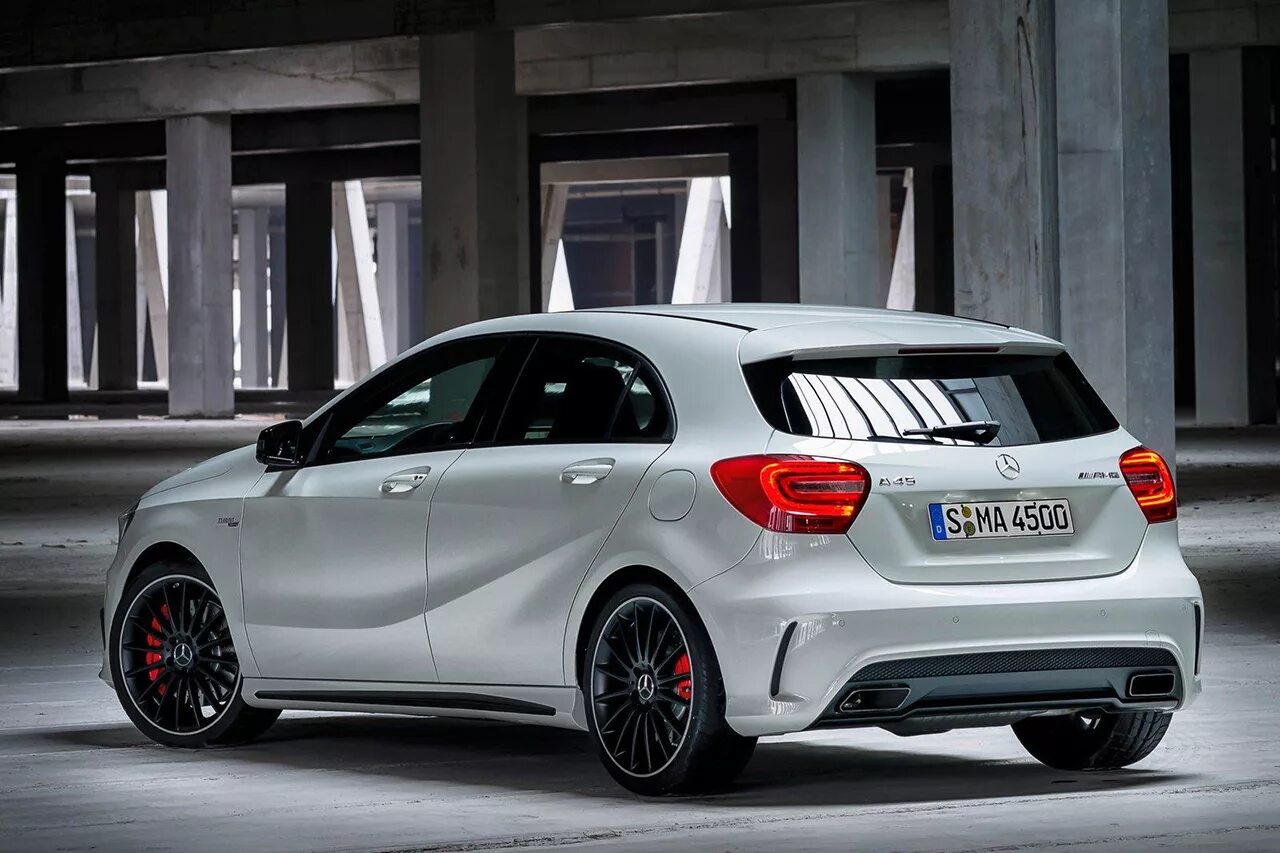 1 45 2016. Mercedes Benz a45 AMG. Мерседес а45 АМГ. Mercedes a45 AMG 2014. Мерседес хэтчбек а45 AMG.