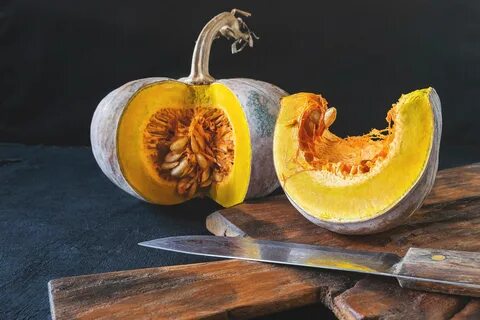 Продавец овощей разрезал тыкву на 6 1