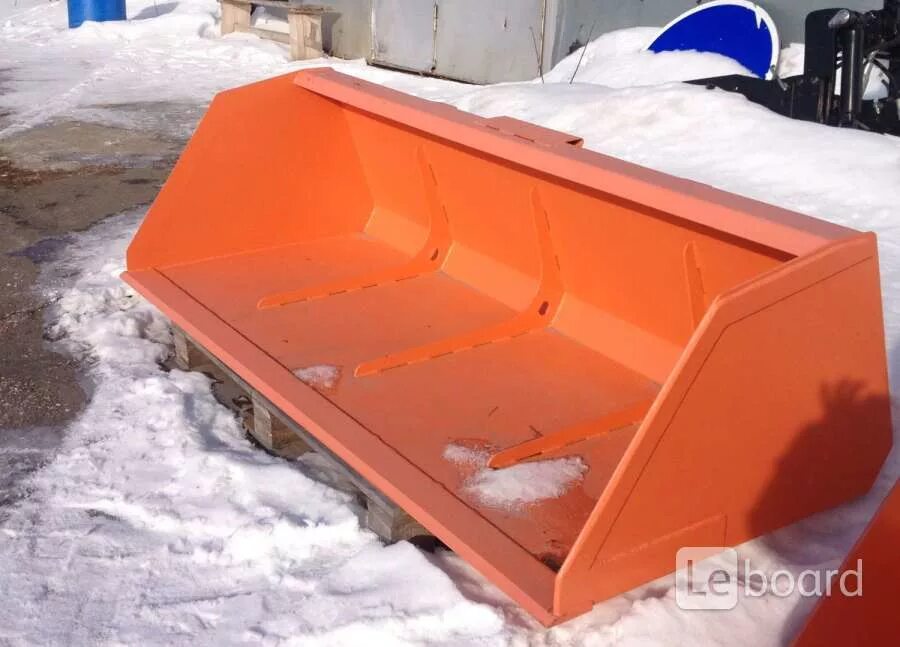 Спецтехтрейд. Разбрасыватель сыпучих материалов москва. Косилка роторная агромак. Камаз 65115 jcb. Спецтехтрейд.