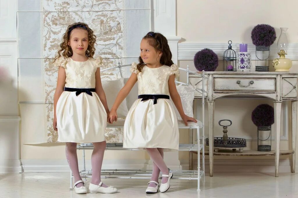 Нарядное платье для девочки. Какого цвета было платье девочки. Какого цвета было платье девочки. Платье для девочки 6 лет. Одежда на выпускной в детском саду для девочек.