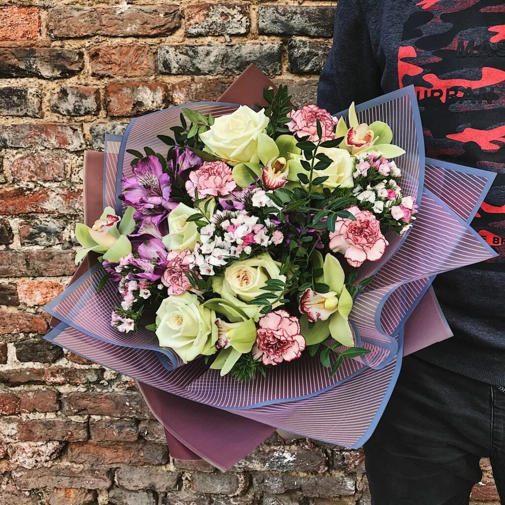 Цветы приморский район спб. Букет цветов с доставкой. Букет цветов с доставкой. Букеты с доставкой санкт петербург на дом. Цветы на темерницкой.