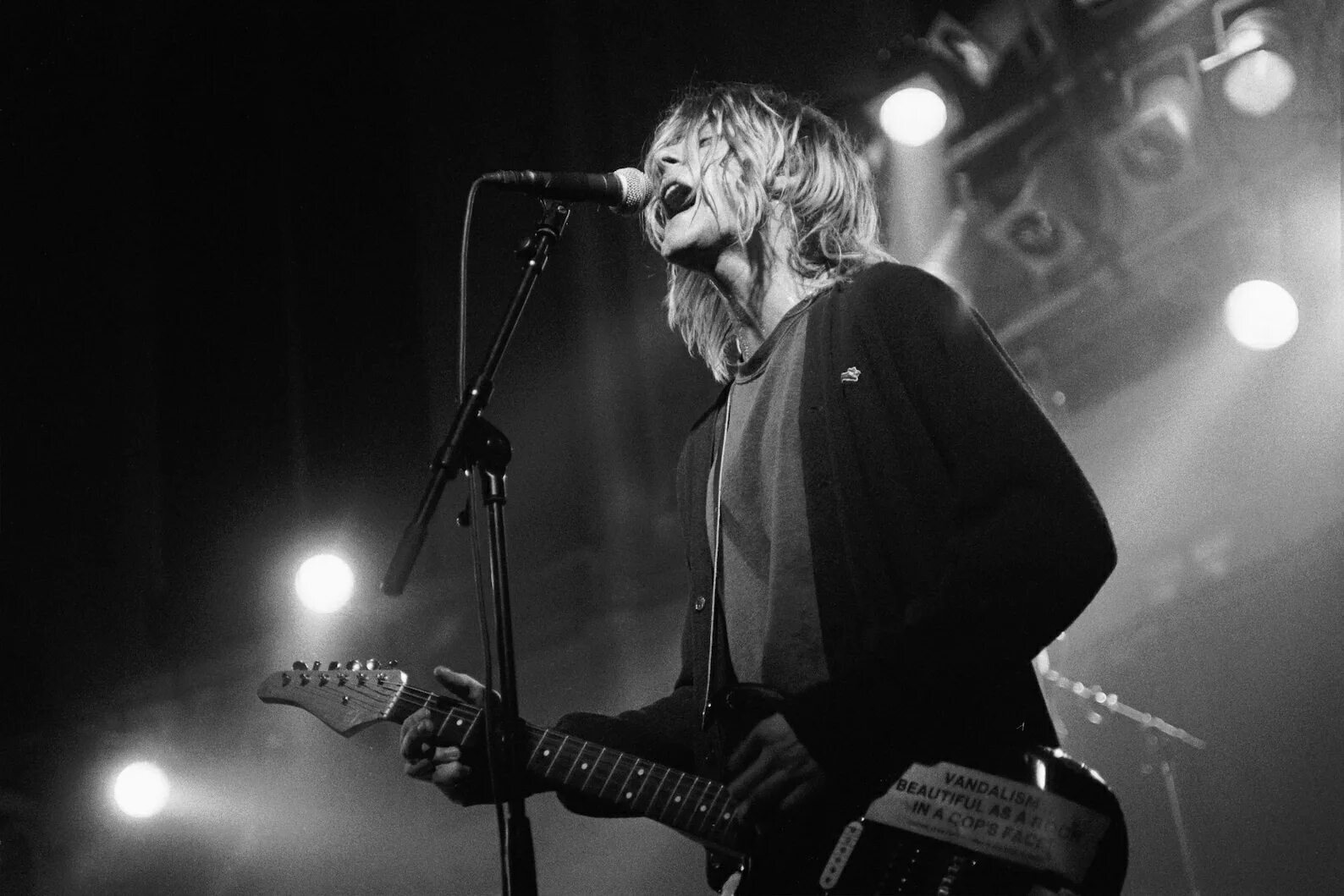 Nirvana new. Курт Кобейн. Курт Кобейн 1991. Нирвана Курт Кобейн. Курт Кобейн на сцене.