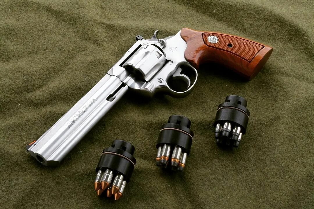 Револьвер тобыса. Smith wesson пневматика. Револьвер магнум 500. Смит-вессон 500 магнум. Самый новый револьвер.