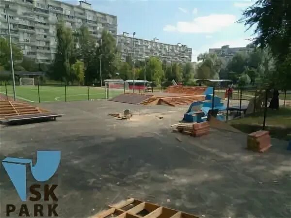 Скейт парк в Митино ландшафтный. Скейт парк Сосновоборск. Скейт парк в ландшафтном парке Митино. Скейт парки в ландшафтном парке Митино.