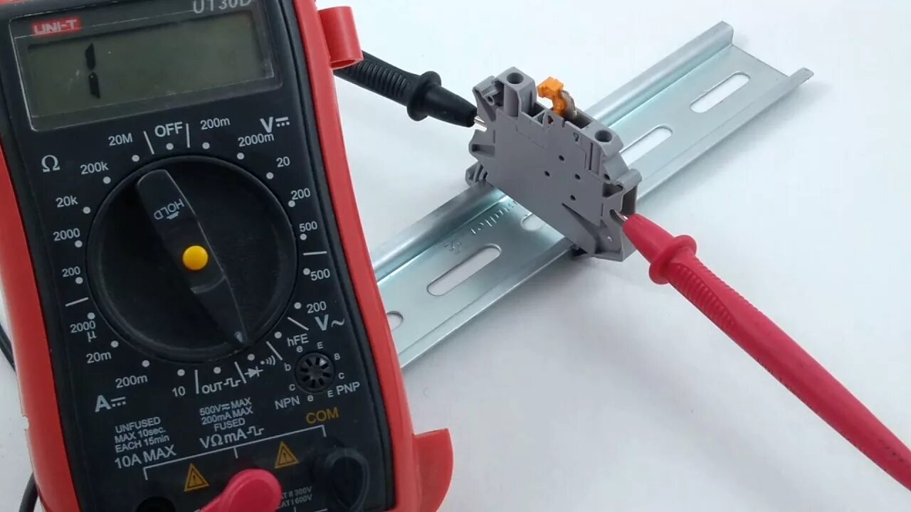 Клеммы с ножевыми размыкателями UT 4-МТ. Клемма с ножевым размыкателем UT 2.5-MT. Клемма с ножевым размыкателем tc4-Split. Клемма с ножевым размыкателем St 2.5-MT Phoenix contact.