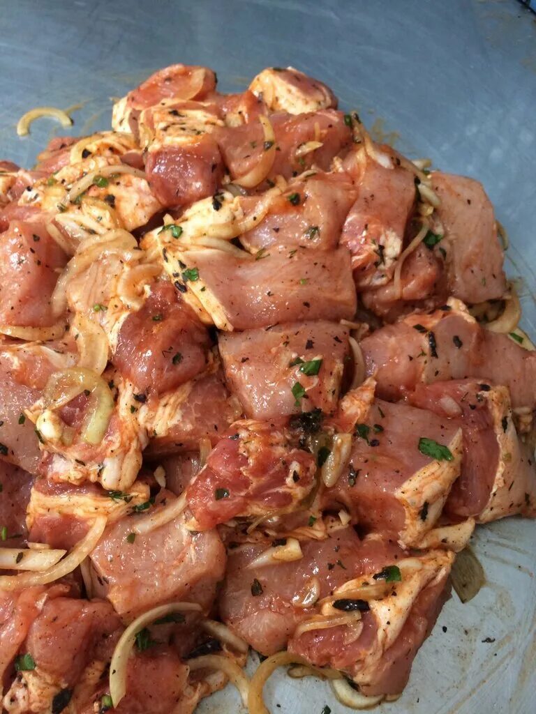 Маринад для мяса. Варено маринованное мясо. Замаринованный шашлык. Маринованное мясо для шашлыка. Варено маринованное мясо.